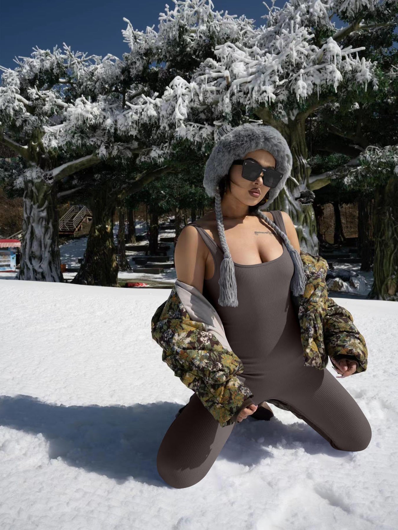 Top na szelkach + legginsy - PAVEELO